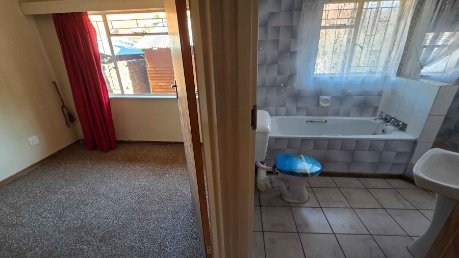 2 Bedroom Property for Sale in Pellissier Free State